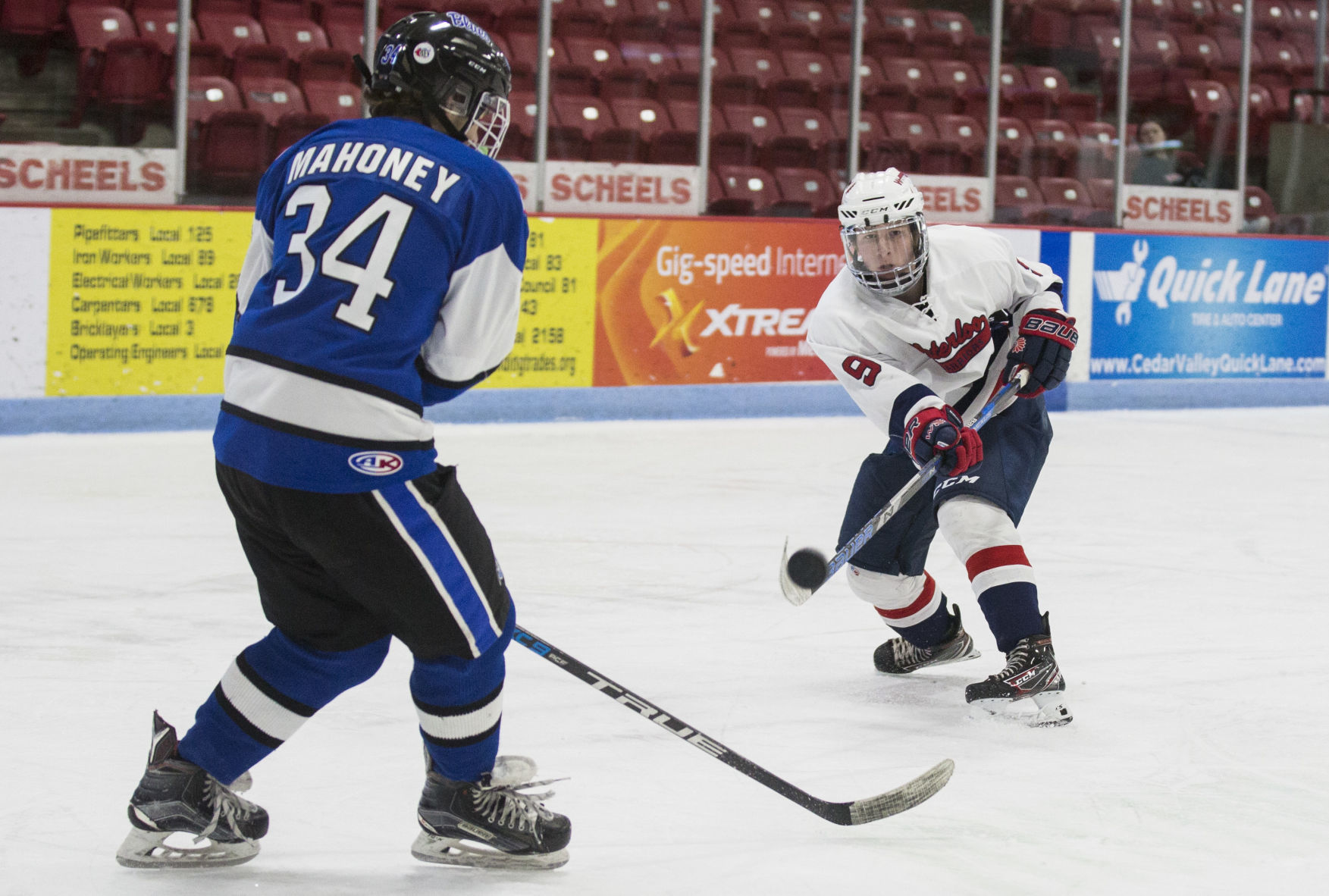 020120kw-waterloo-warriors-hockey-01